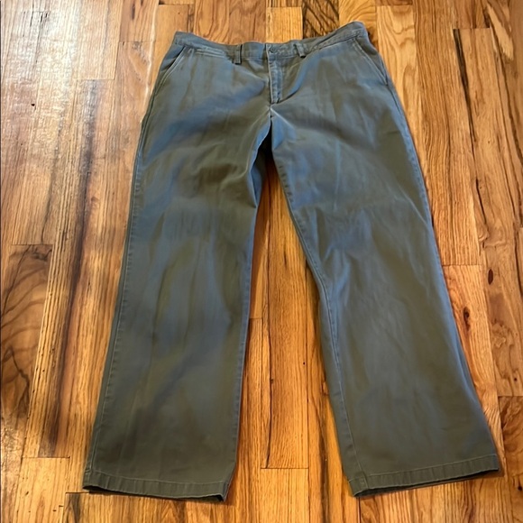 Ralph Lauren Blue Label Pants - Ralph Lauren Blue Label Wide Leg Chinos
100% Cotton